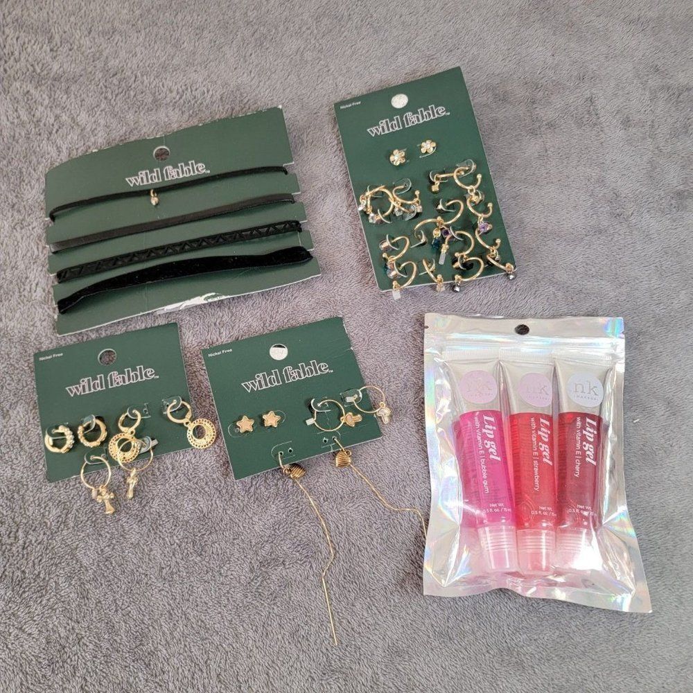 Wild Fable Womens Gold Pleated Circle Studded Hoop Lip Gloss And Jewelry Set
